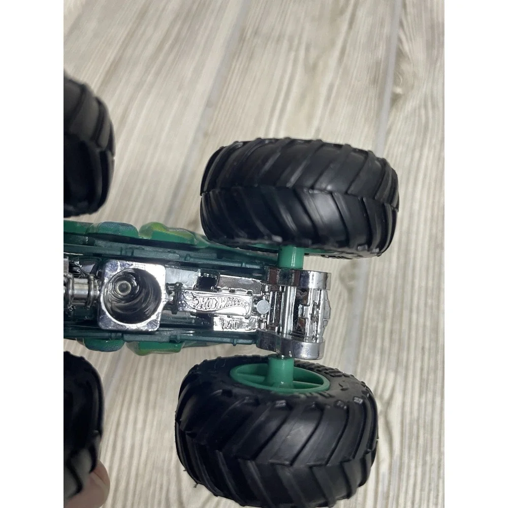 Hot Wheels Monster Jam 1:64 Trucks Lot of 6 Gunkster Slap N Stick Bone Shaker